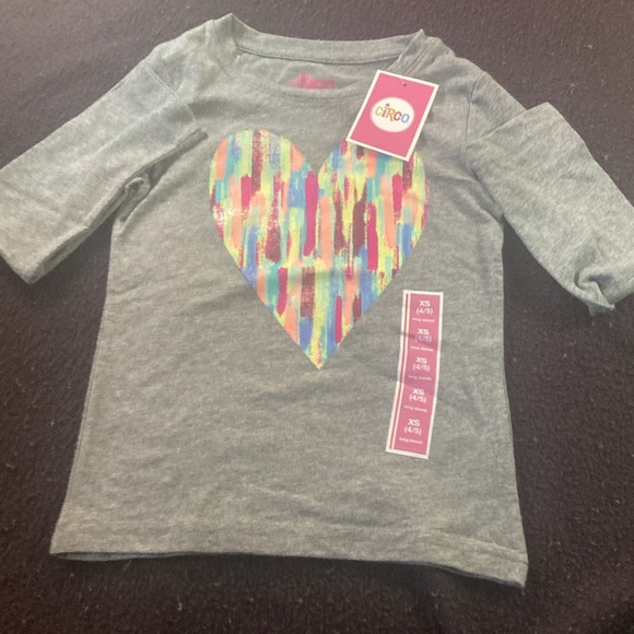 New Child’s Circo XS (4/5) Long Sleeve Shirt Colorful Heart on Front - Picture 4 of 7
